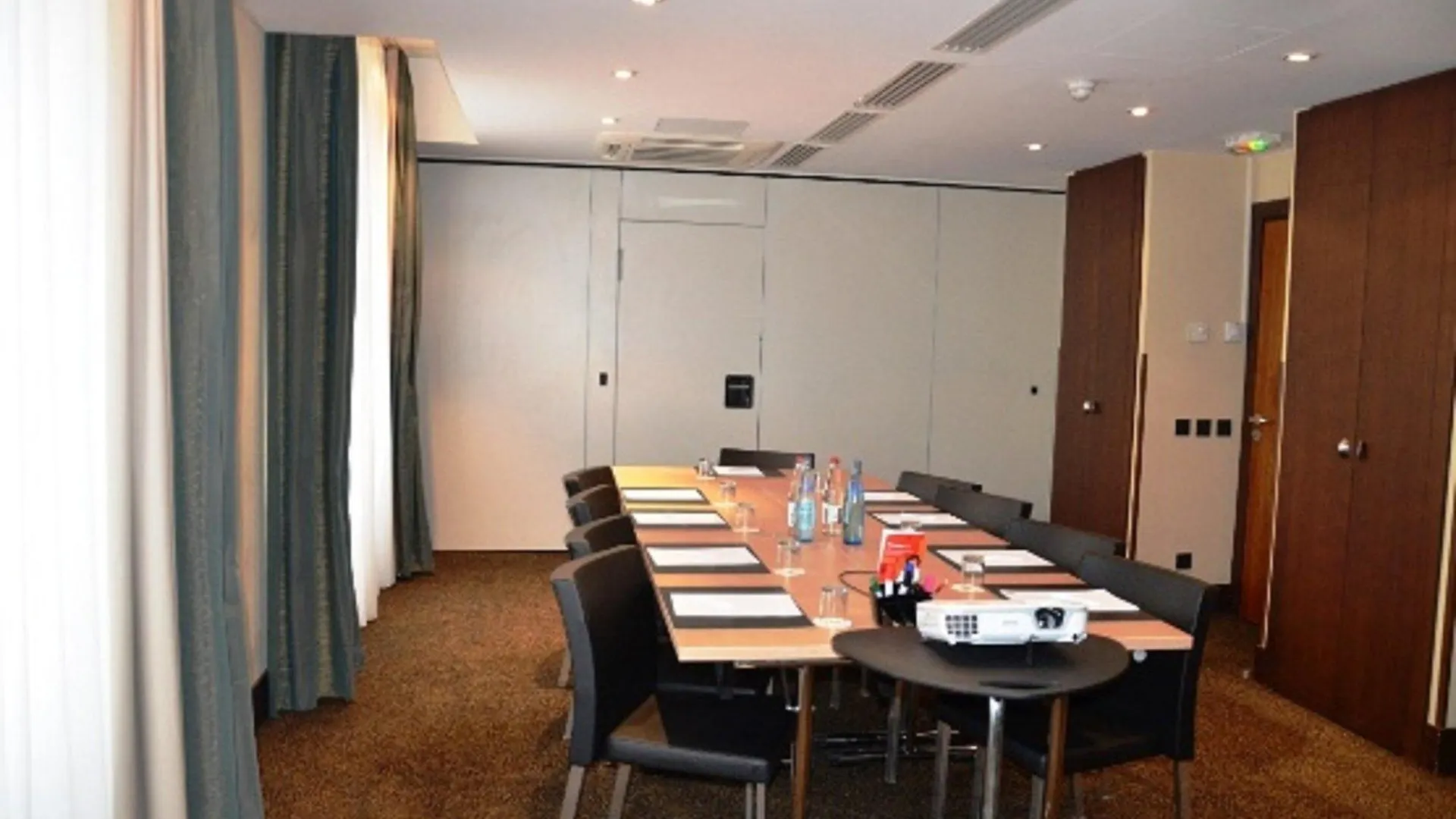 Nh Paris Gare De L'Est Otel 4*,  Fransa