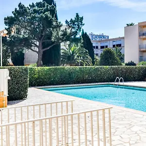 https://apartment-les-cyclades-le-lavandou.fr-provencehotel.com