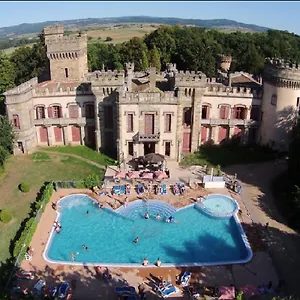 https://chateau-de-la-grange-fort.hotels-rhonealpes.com